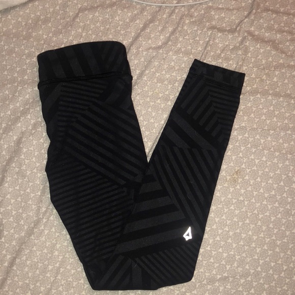 Ivivva Pants - Reversible Ivivva girls leggings